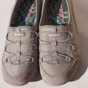 Skechers Breath Easy Taupe size 10 #22539